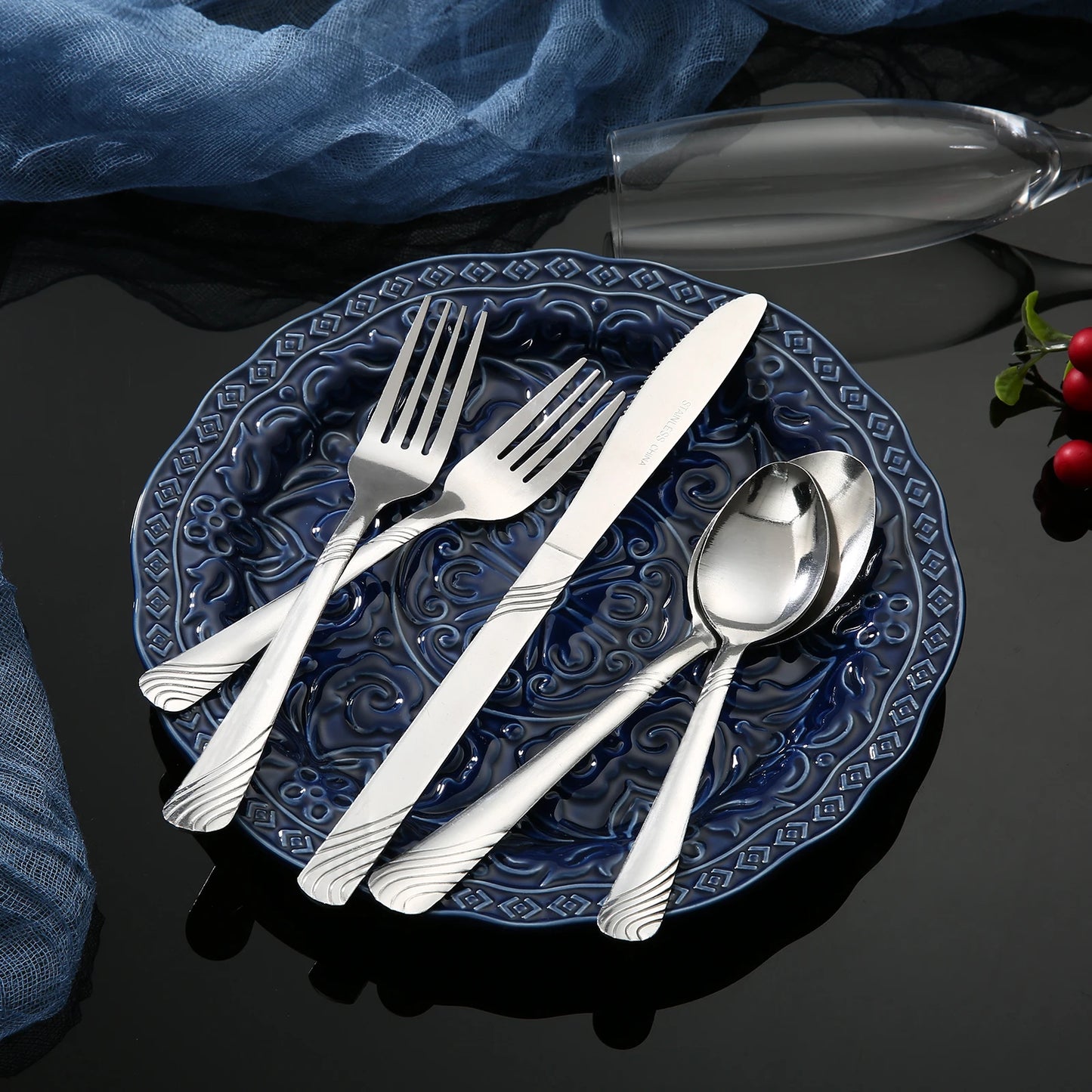 48-Piece Stainless Steel Cutlery Set for Eight Place Settings